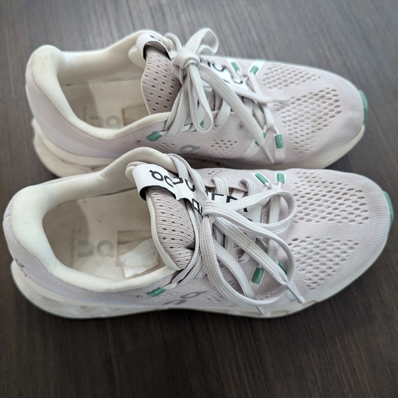 On Running Women's White and Green Running Shoes - Picture 5 of 11